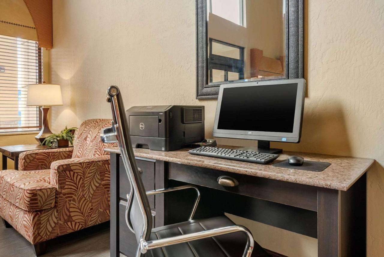 Comfort Suites Near Route 66 スプリングフィールド エクステリア 写真