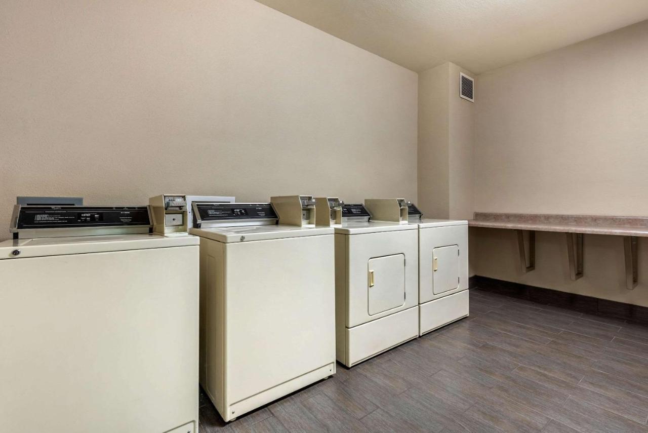 Comfort Suites Near Route 66 スプリングフィールド エクステリア 写真